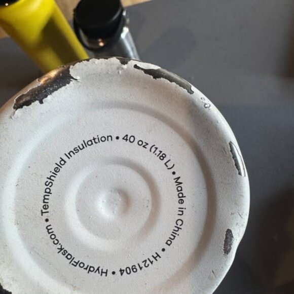 Bundle of Three Hydroflasks - Picture 2 of 4